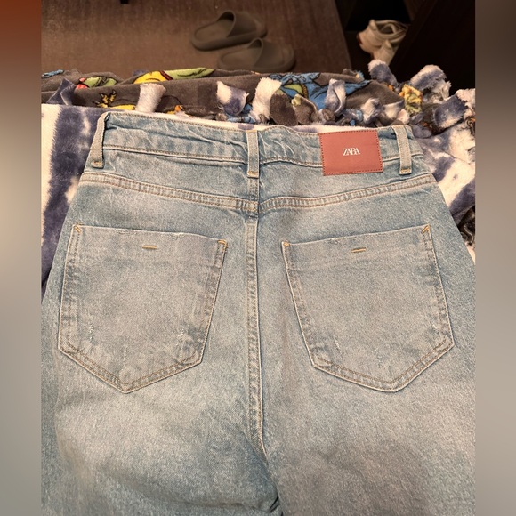 Women’s Zara Jeans - Picture 2 of 4